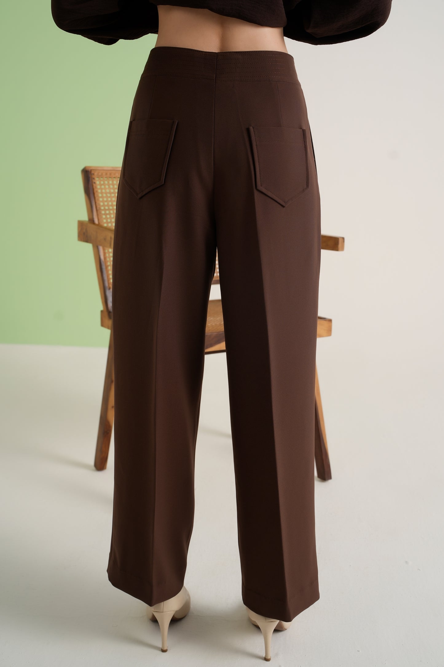 MOCHA TAPERED PANTS